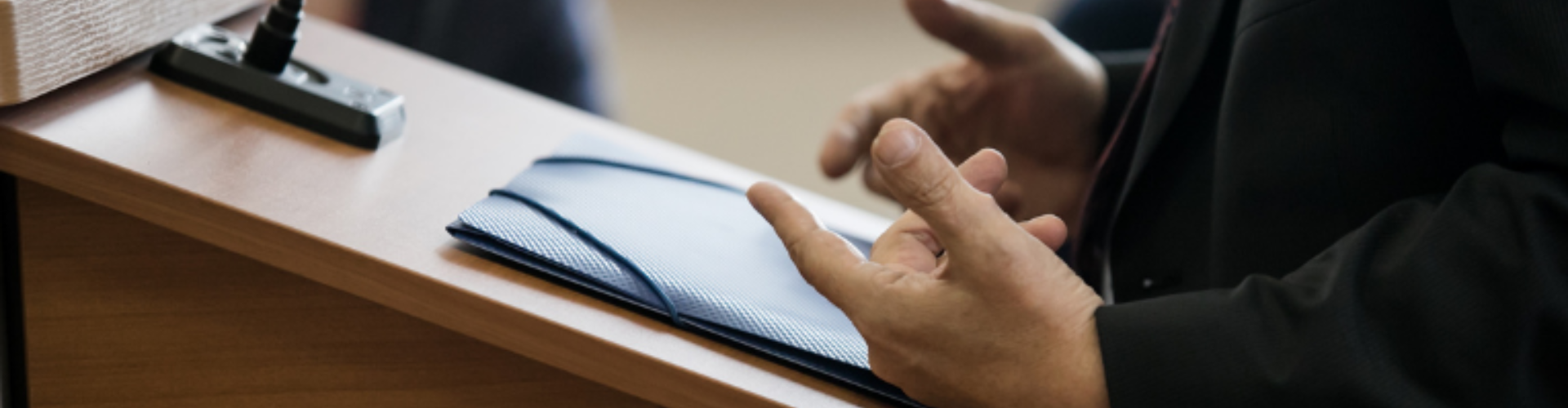 Praise for experts gives insight into what makes oral evidence credible